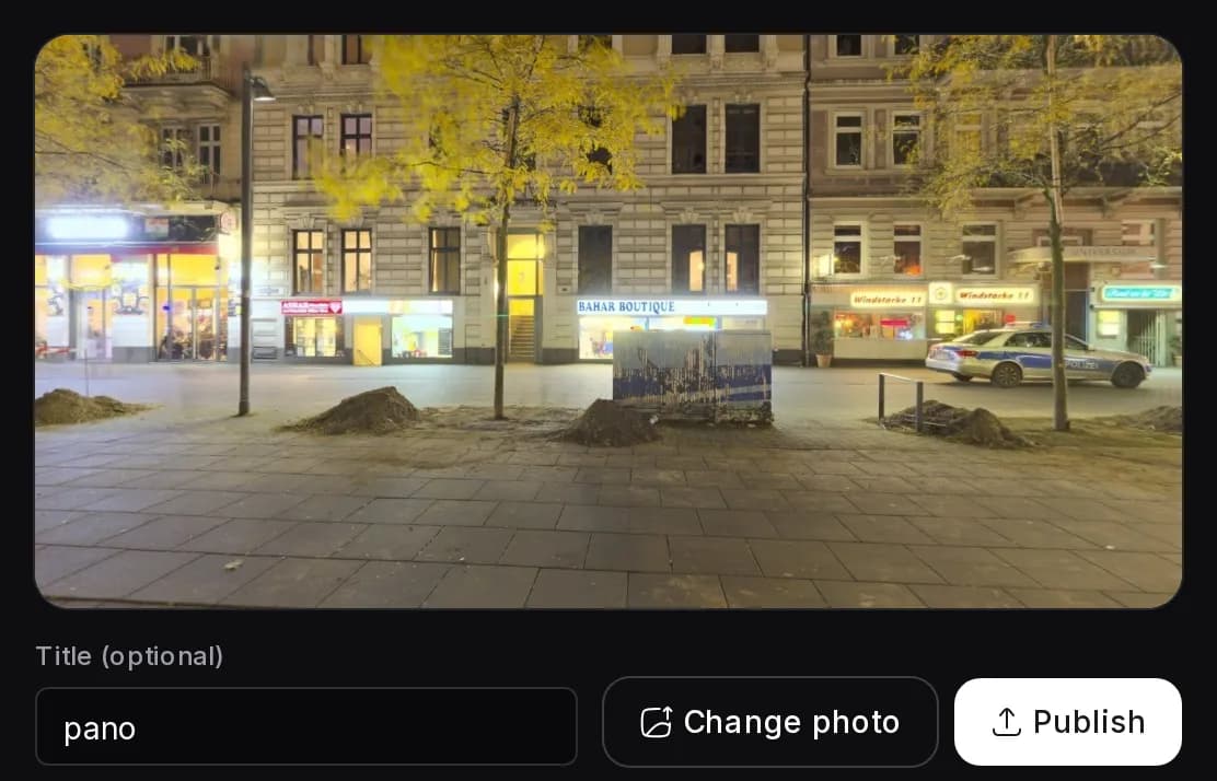 The upload step: a 360 photo selected, with the title field, the Change photo button and the Publish button