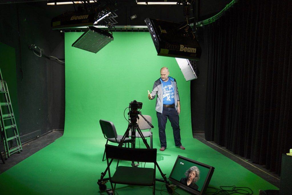 Add a Tour Guide to a Virtual Tours