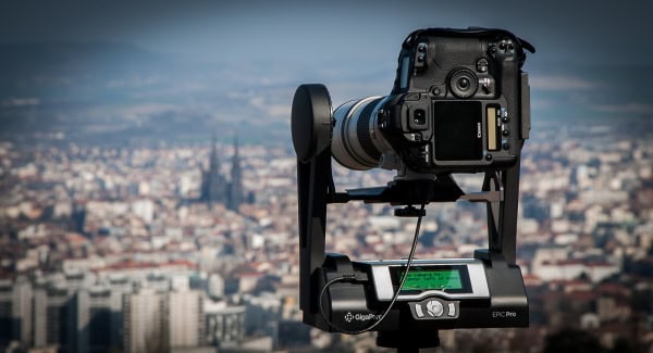 High-end panoramic head and camera for multi-row gigapixel work